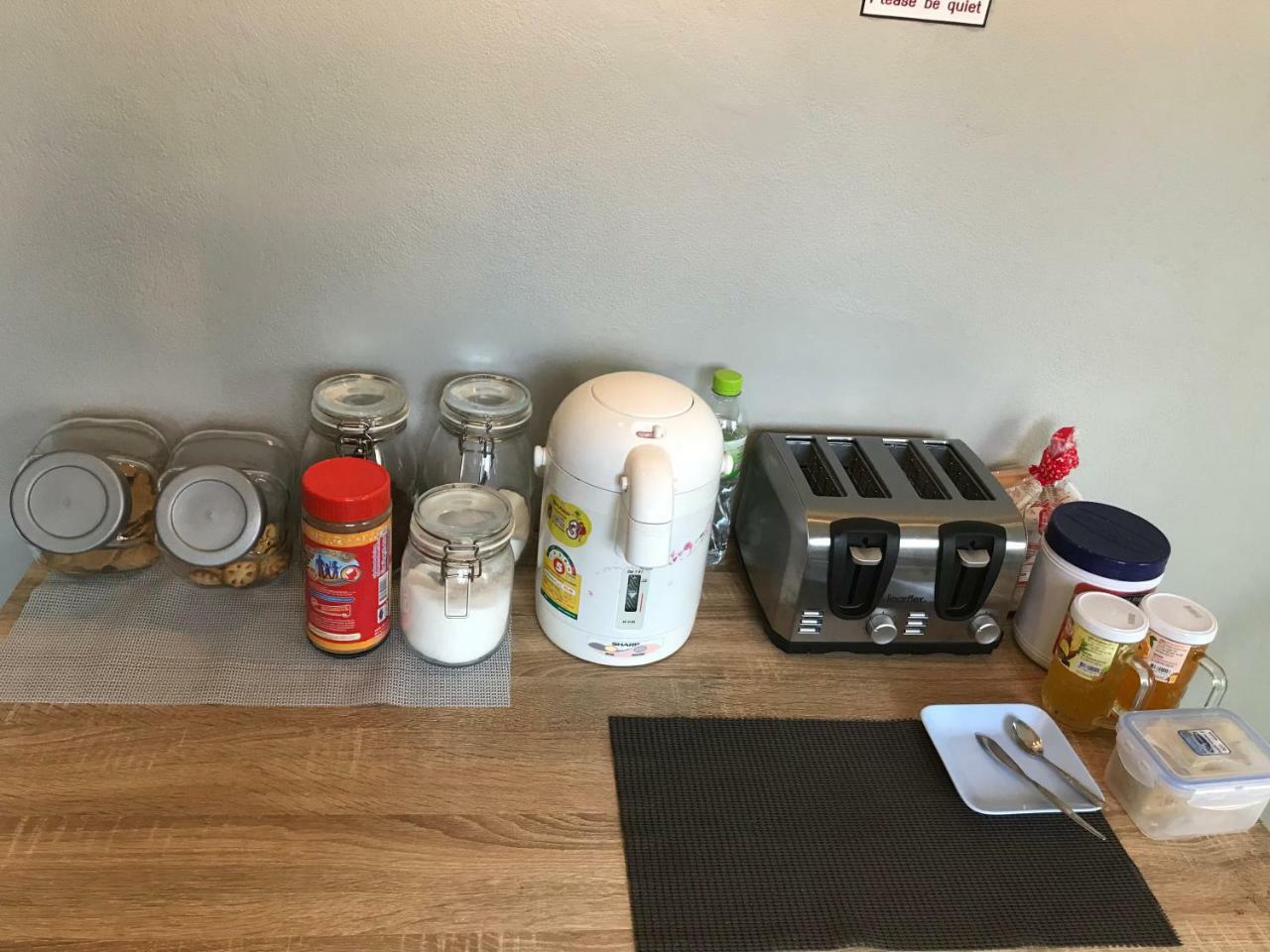 Baan Wararin Hostel パッタヤー エクステリア 写真