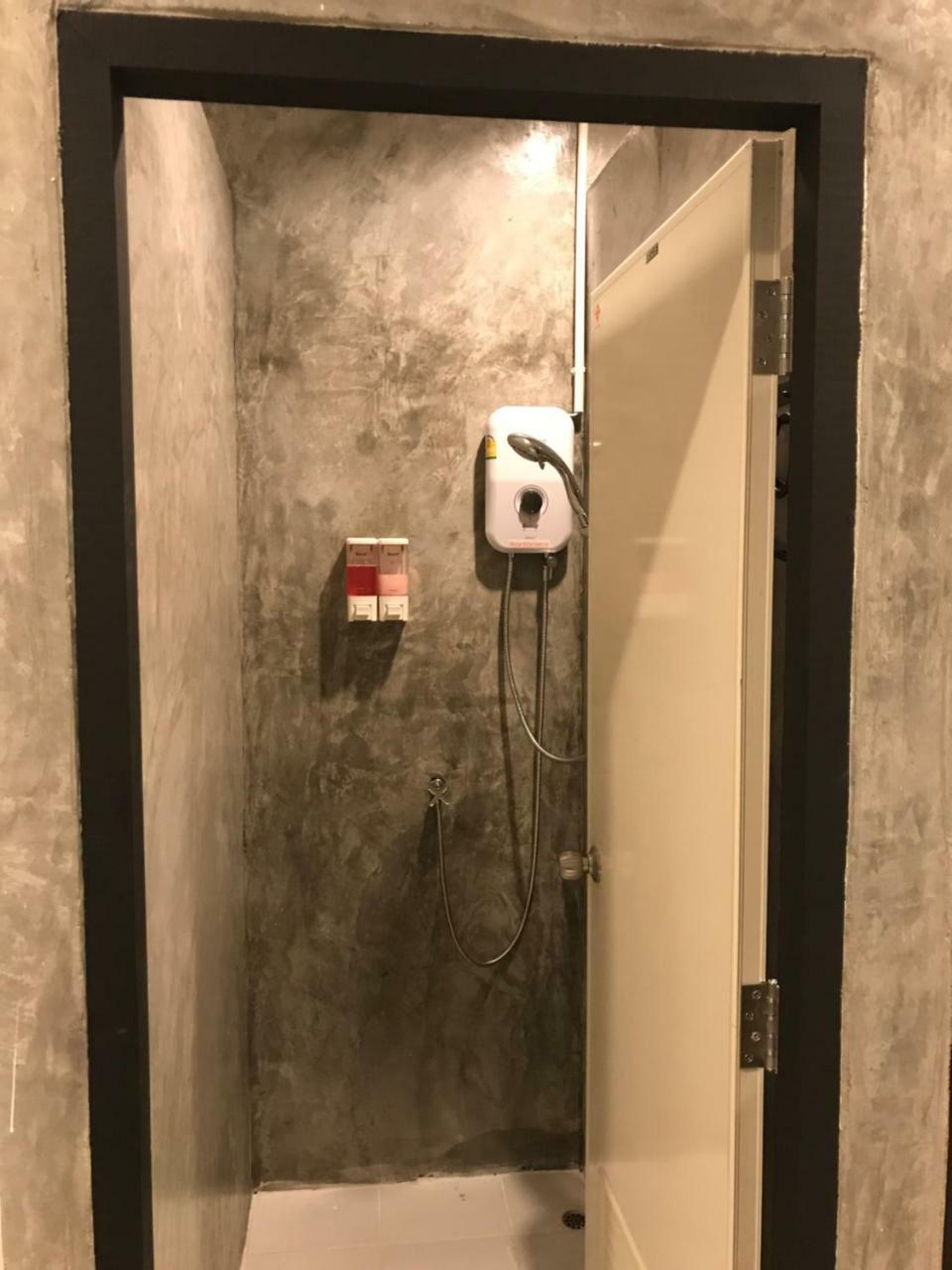 Baan Wararin Hostel パッタヤー エクステリア 写真