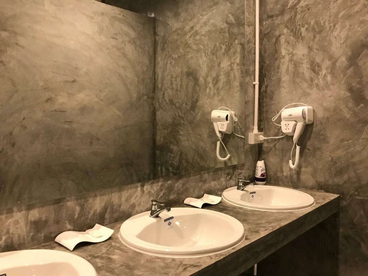 Baan Wararin Hostel パッタヤー エクステリア 写真