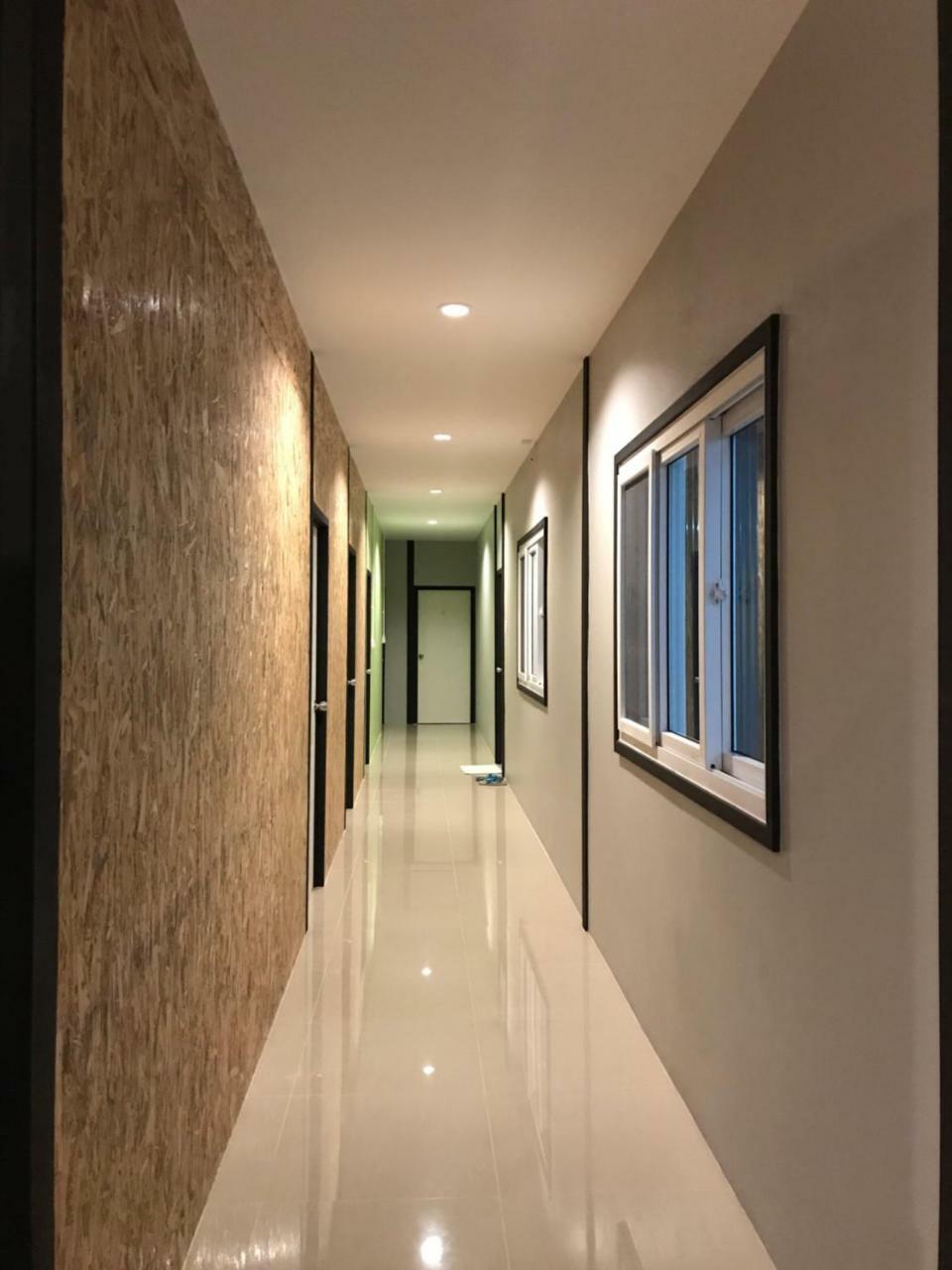 Baan Wararin Hostel パッタヤー エクステリア 写真