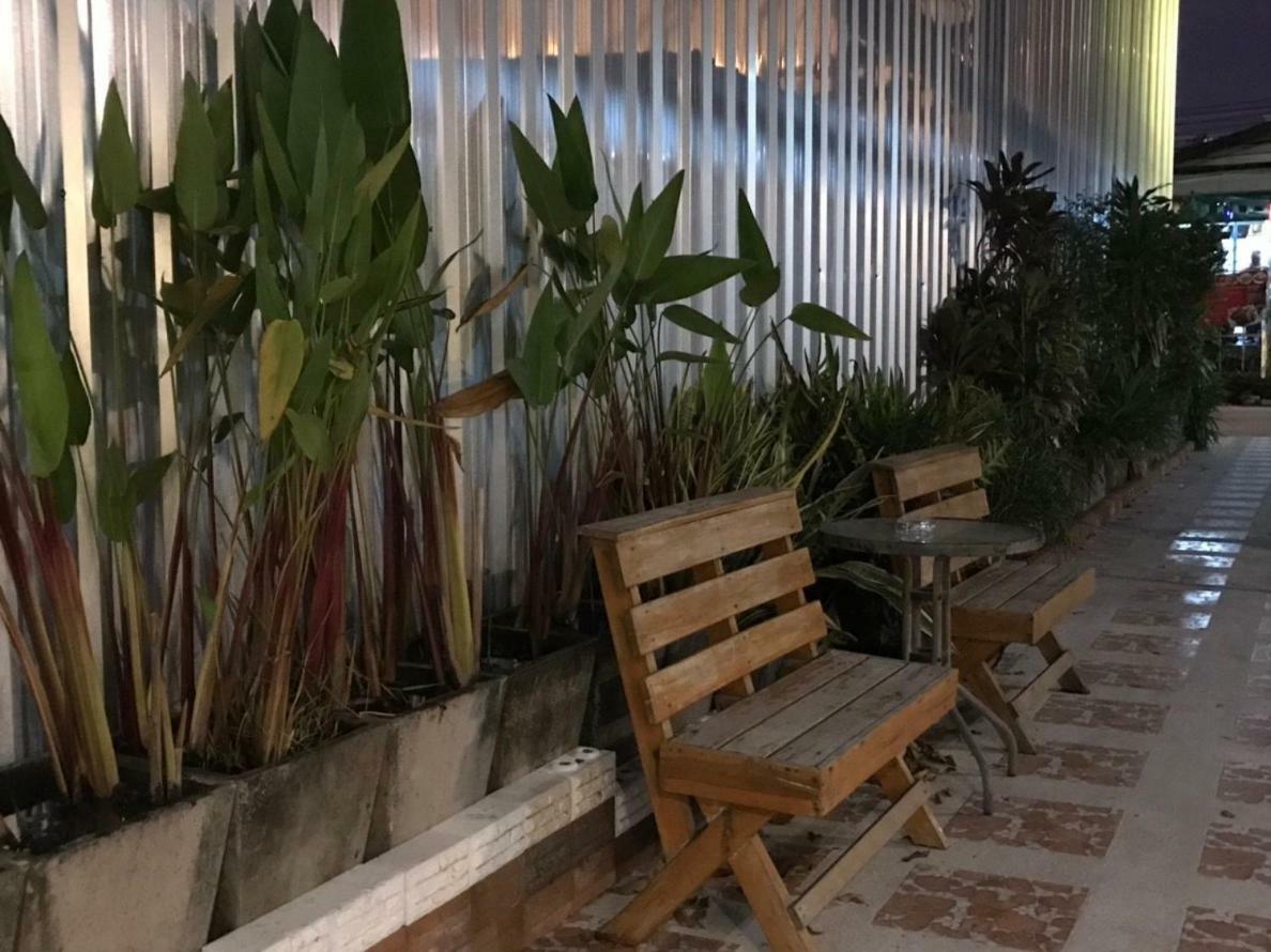 Baan Wararin Hostel パッタヤー エクステリア 写真