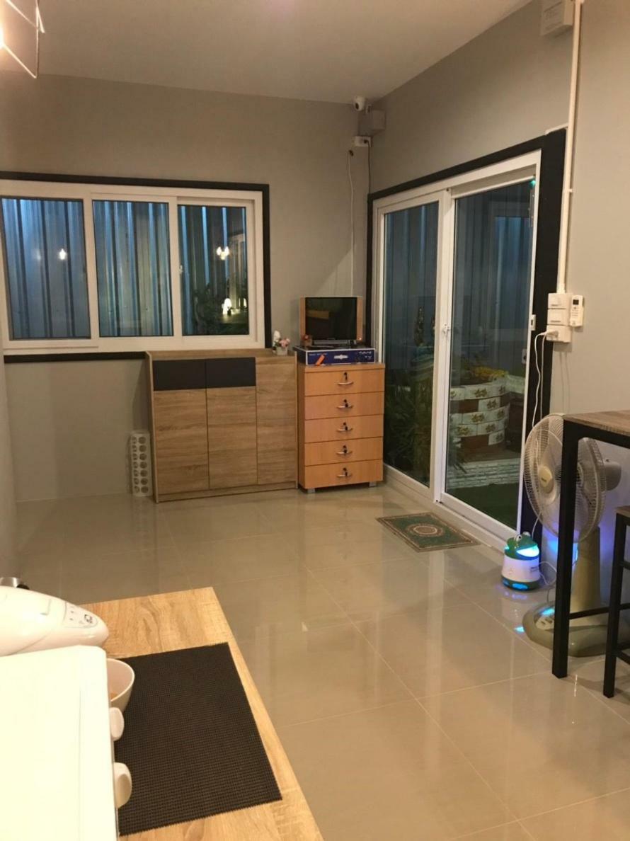 Baan Wararin Hostel パッタヤー エクステリア 写真